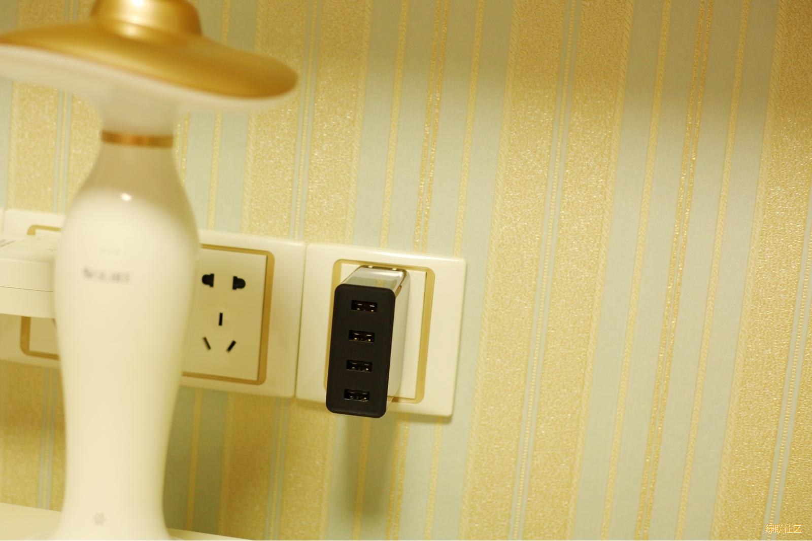 4口充电器,KU游官网4口电源适配器